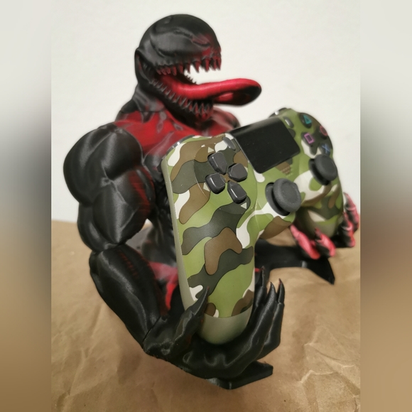 Venom Controller Holder PS4, PS5, Xbox ( 3d Printed) - Picture 3 of 8